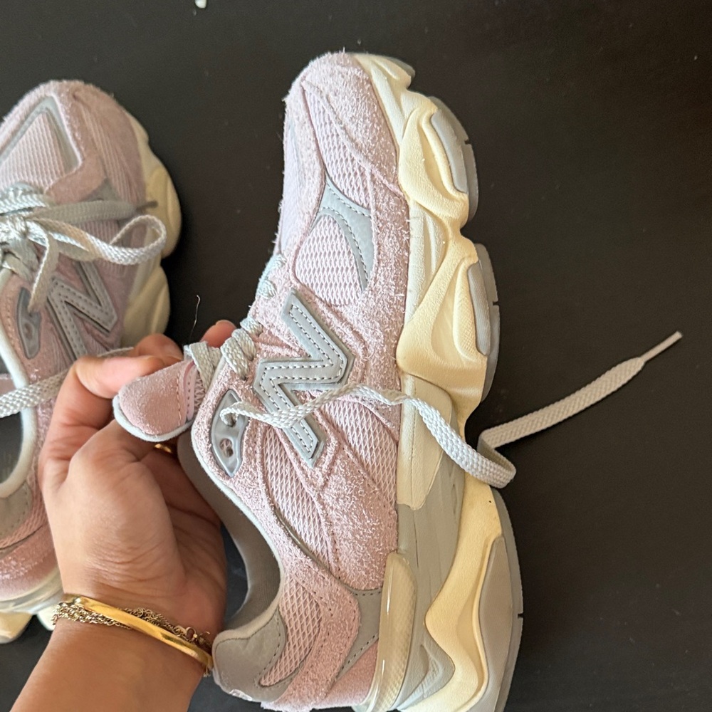 New Balance Women's Light Pink and Gray Sneakers - Picture 4 of 4
